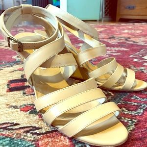 Authentic Manolo Blahnik Tan sandal wedges size 40